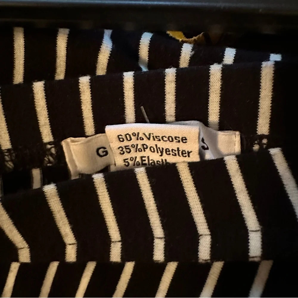 2/$12 Glamorous pencil skirt - Picture 5 of 5